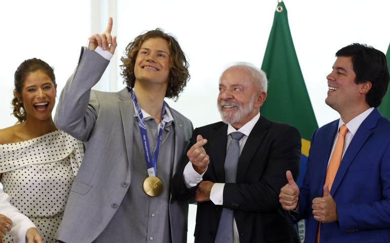 Lula recebe Lucas Pinheiro, medalha de ouro nos Jogos de Inverno