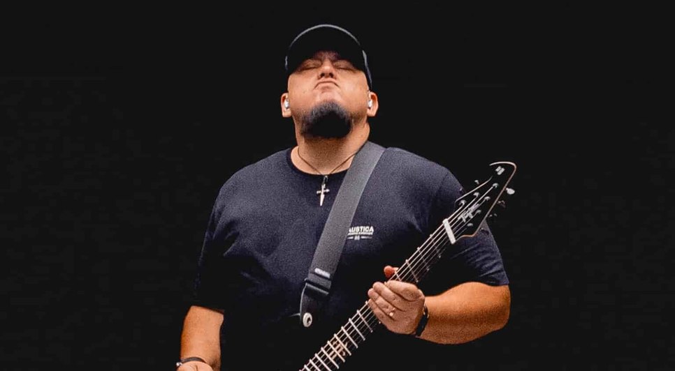 Digão é líder da banda de rock Raimundos