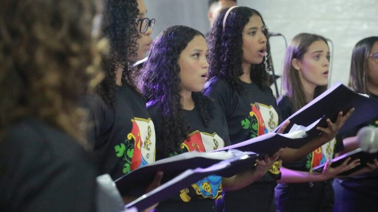 Penedo Luz apresenta Festival de Coros no Largo de São Gonçalo