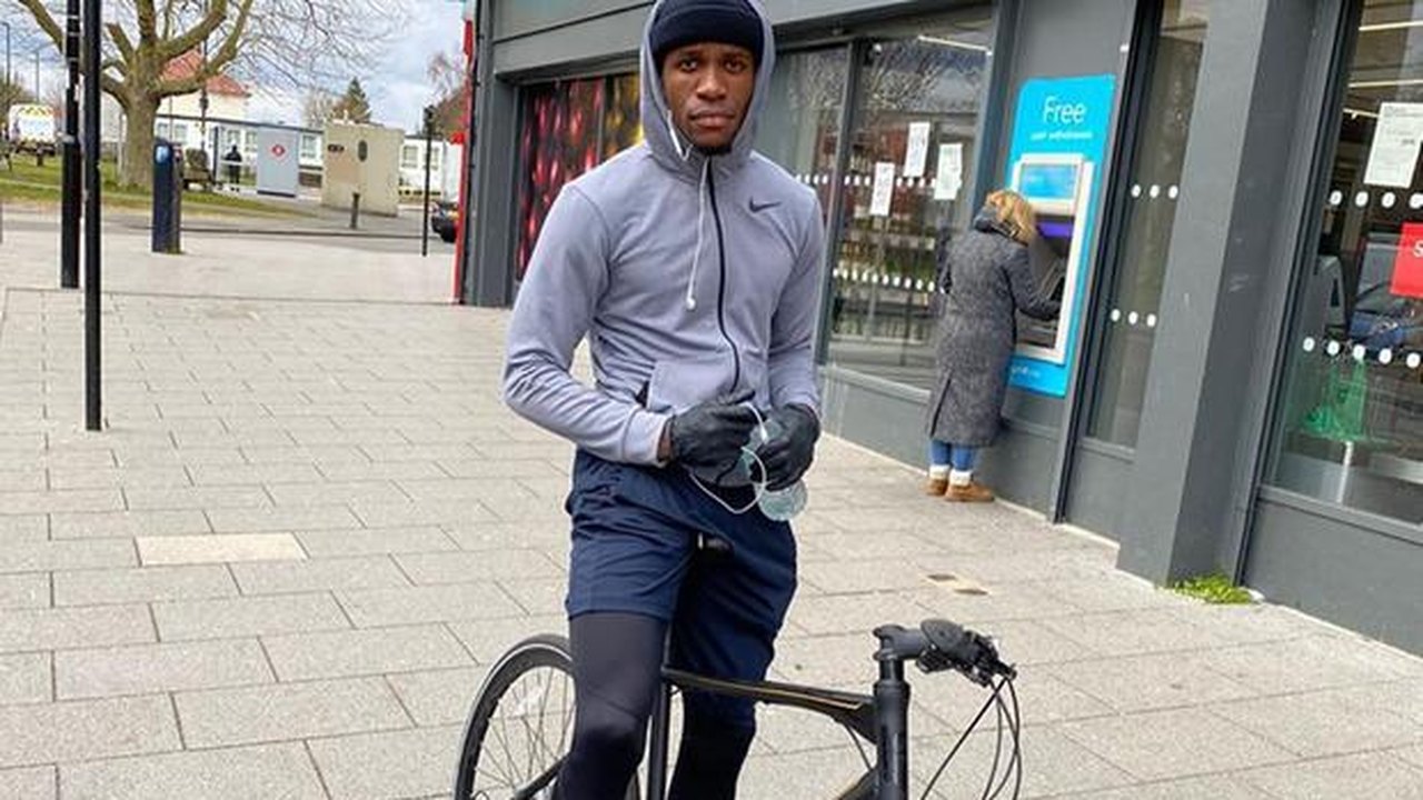 Zaha, do Crystal Palace, denuncia ameaça racista: ‘É melhor você não marcar’