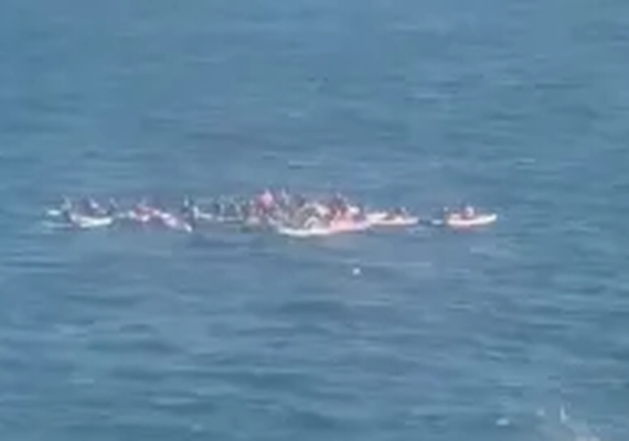 Bombeiros do Rio resgatam 73 praticantes de stand up paddle no mar