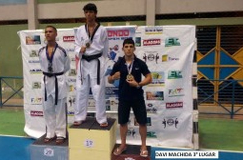 Esporte de Delmiro Gouveia brilha em evento de Taekwondo em Maceió