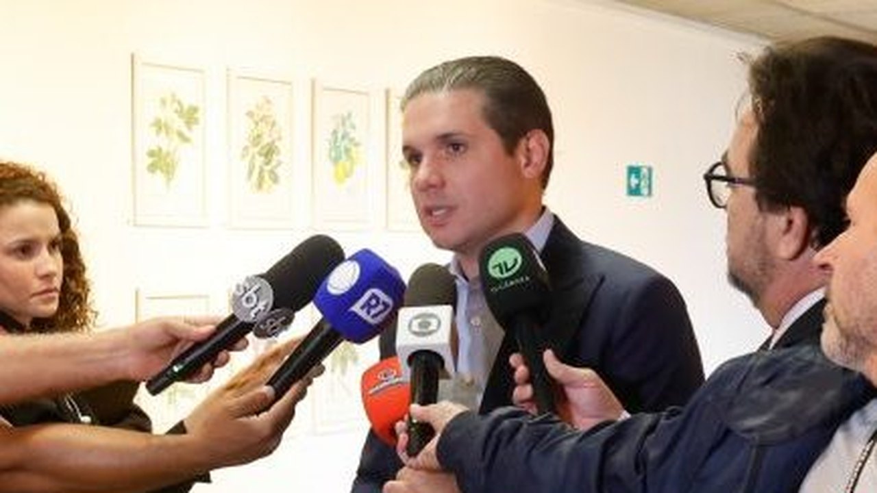 Hugo Motta destaca necessidade de avaliar impacto fiscal antes de ampliar limite do MEI