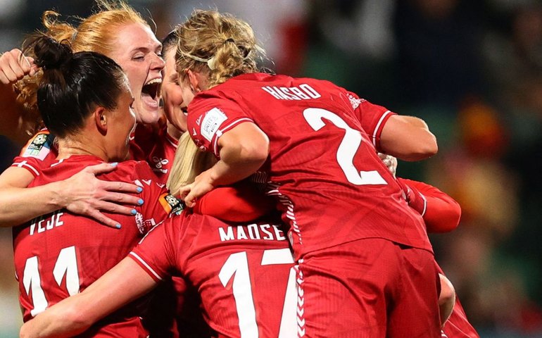 Dinamarca arranca vitória sobre a China com gol aos 44 do 2º tempo