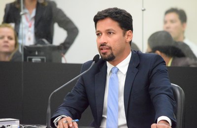 Aprovado na Assembleia projeto que regulamenta cobrança de "couvert" artístico