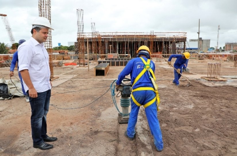“Hospital Metropolitano é o maior investimento em saúde da história de AL”, diz Renan