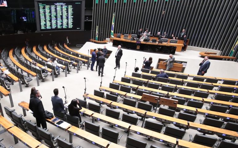 Câmara confirma envio ao Senado do projeto do novo Plano Nacional de Educação