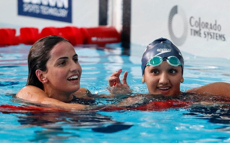 Natação do Brasil fatura vaga olímpica no revezamento misto mesmo sem cair na piscina
