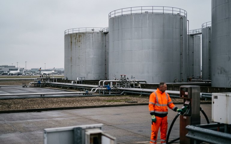 Europa pode ter apenas seis semanas de combustível de aviação, alerta diretor da AIE