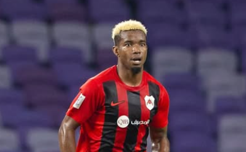 Vasco oficializa a contratação do experiente volante Thiago Mendes até o fim de 2027