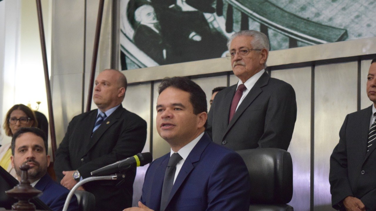 Presidente da ALE promulga lei que proíbe apreensão de veículos por atraso no pagamento do IPVA
