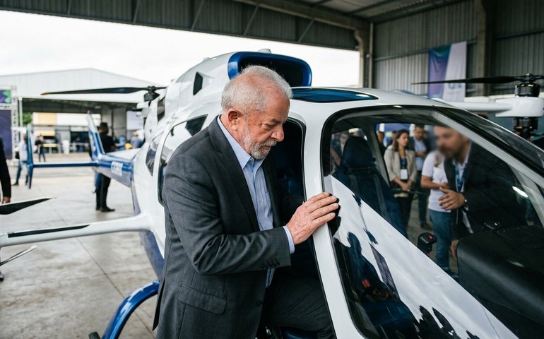 Já voou de avião? Agora é a vez do carro voador: Lula testa inovações na Alemanha