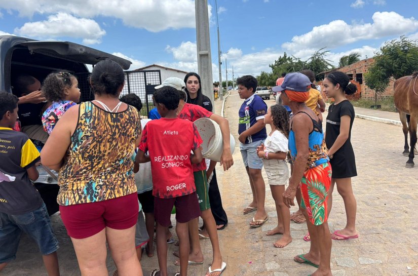 Polícia Civil promove ação solidária em comemoração ao Dia das Crianças no Sertão de Alagoas