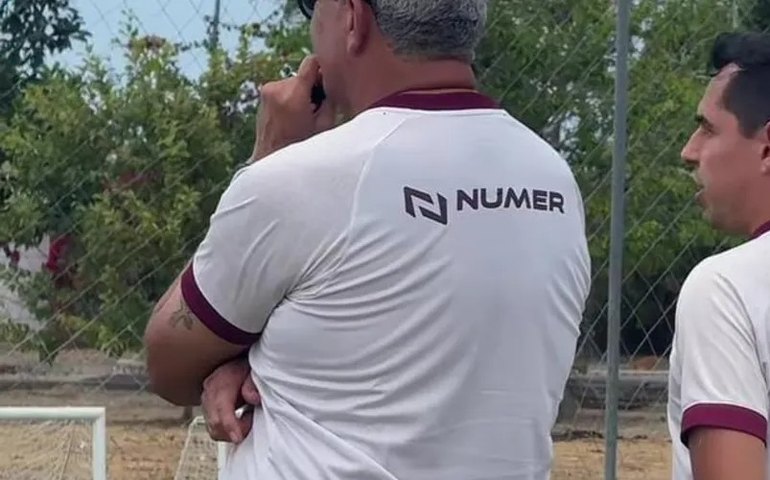 Hélio dos Anjos comanda seu primeiro treinamento no CRB; técnico chegou ontem em Maceió