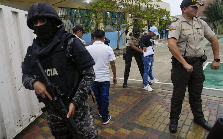 Tráfico reage a plano do presidente do Equador de 'mão pesada' contra o crime, dizem analistas