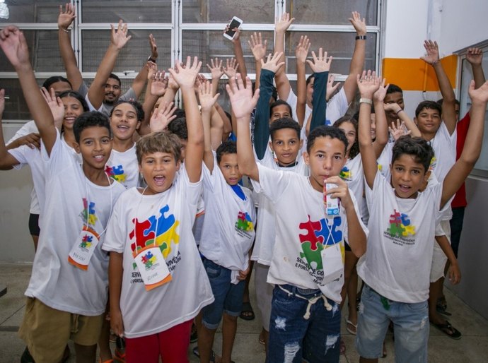 Crianças do Serviço de Convivência almoçam no Restaurante Popular de Maceió