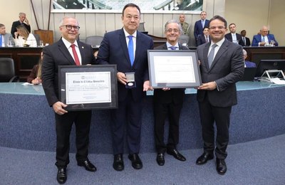 Presidente da AMB é agraciado com a comenda Tavares Bastos e o título de Cidadão Honorário