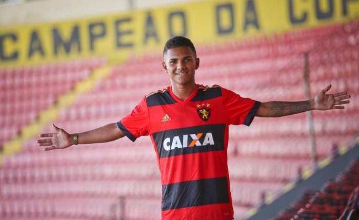 Pablo Pardal estreou como titular do profissional do Sport com dois gols Foto: Felipe Jordão/ JC Imagem