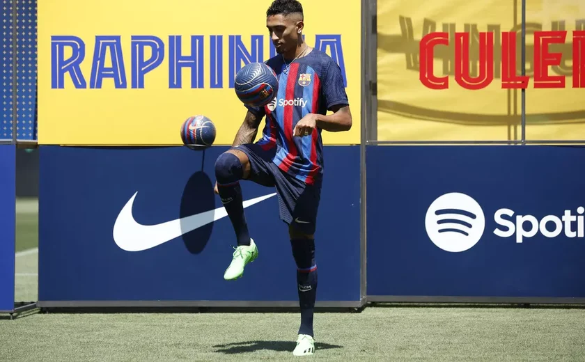 Brasileiro Raphinha é apresentado como jogador do Barcelona: 'Sonho de crian