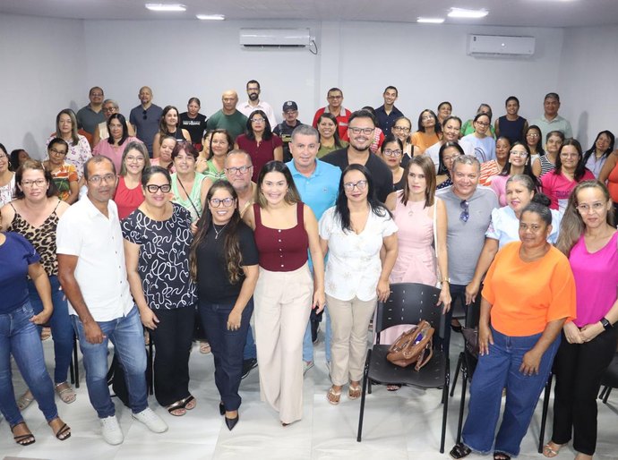 Gestão Vanessa e Ravena concede mais um reajuste salarial de 7% a servidores da educação de São José da Laje