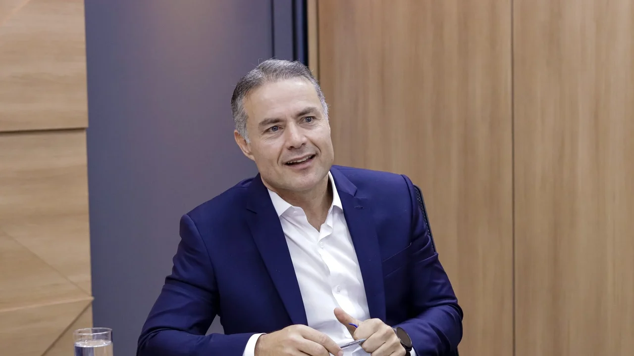 Renan Filho deve anunciar saída do Ministério dos Transportes no dia 12 para disputar governo em 2026, segundo jornalista