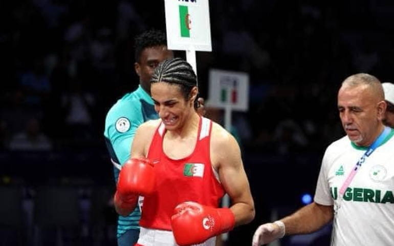 Boxeadora argelina alvo de polêmica na Olimpíada garante medalha de bronze