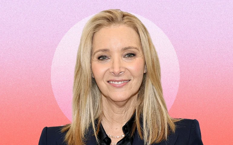 Lisa Kudrow, a Phoebe de 'Friends', revela comportamento tóxico de roteiristas nos bastidores