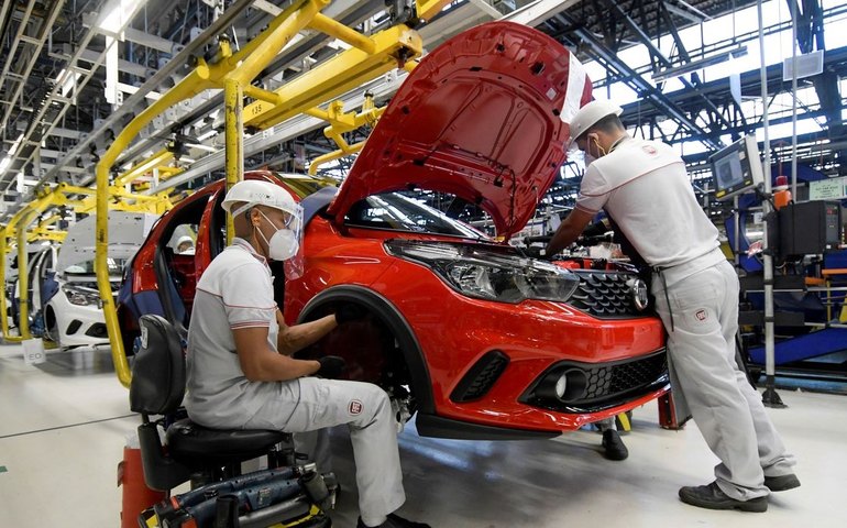 Anfavea revê de 9,4% para 4,1% a previsão ao crescimento da produção em 2022