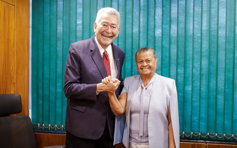 Prefeita Tia Júlia se reúne com deputado Paulão em Brasília para tratar de novos investimentos em Palmeira dos Índios