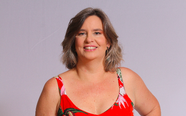 Para mulheres acima dos 50 anos: escritora paulista lança livro de contos eróticos que desafia etarismo e celebra a sexualidade e a maturidade feminina