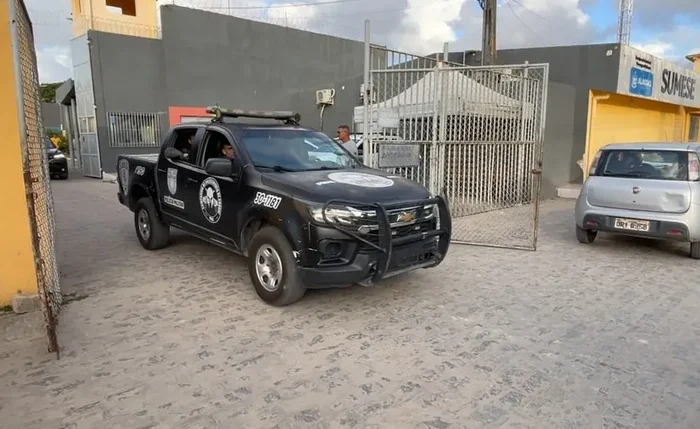 Militares do Batalhão de Choque durante operação na unidade de internação de Maceió