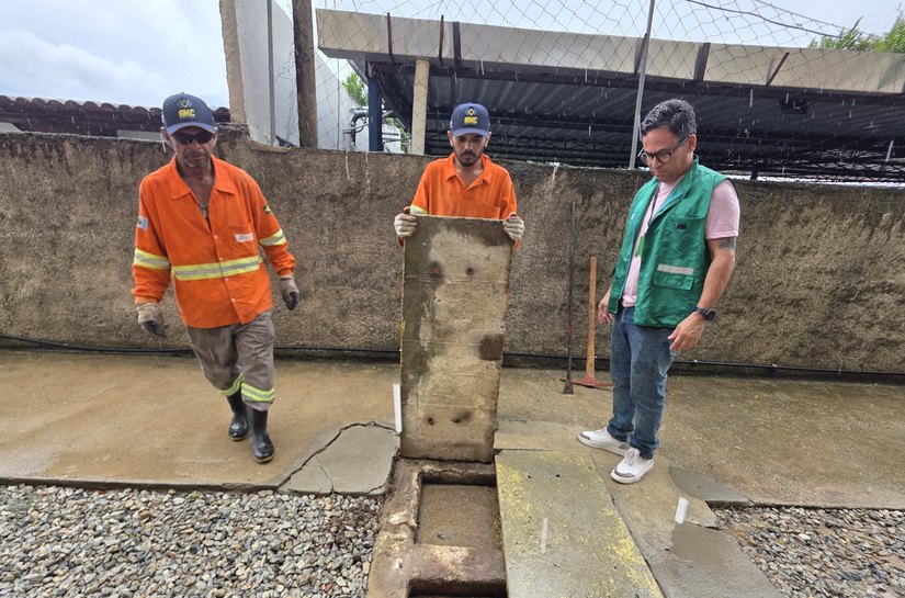 Operação Língua Suja autua residencial por lançar esgoto na rede pluvial, no Feitosa