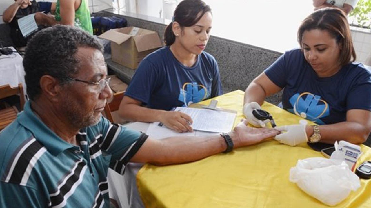 Caminhoneiros desfrutam de serviços de saúde em Alagoas