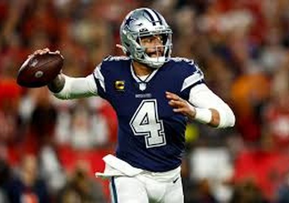 Dak Prescott, do Dallas Cowboys, tem contrato renovado e se torna jogador mais bem pago da história da NFL