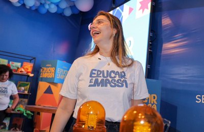Na Bienal, secretária de Educação de Maceió destaca importância do vale-livro para alunos e professores