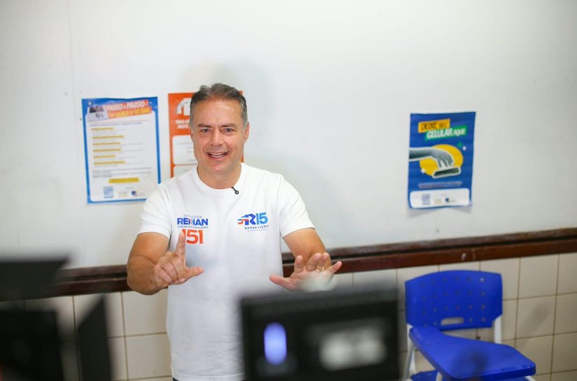 Renan Filho vota em Maceió e diz que está preparado para fazer o melhor governo de sua vida