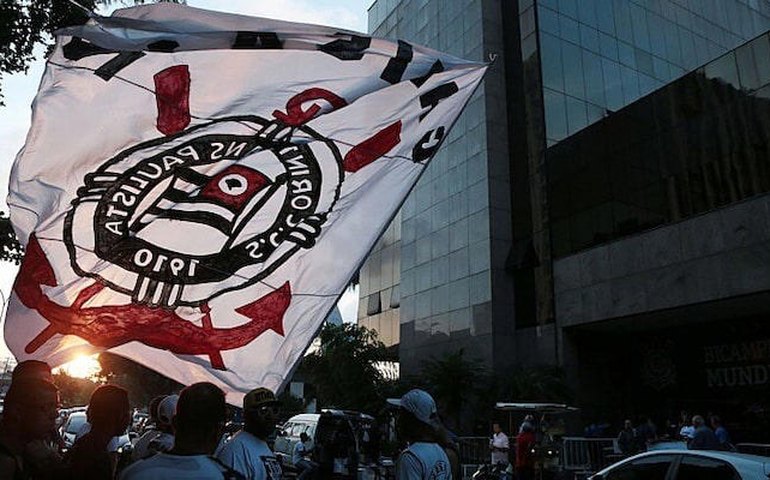Diretores do Corinthians pedem demissão e ampliam dia caótico no clube