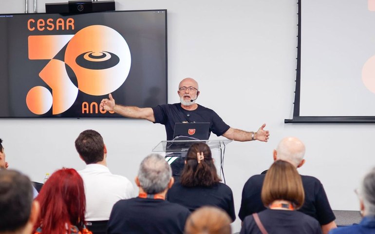 É preciso desaprender para conviver com a IA, explica Silvio Meira