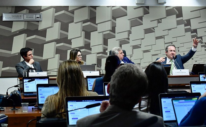 Debatedores mostram preocupação com sistema de impostos na reforma tributária