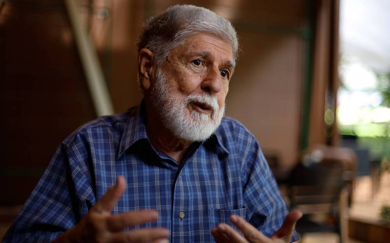 Amorim pede a Maduro para evitar invasão à embaixada da Argentina em Caracas
