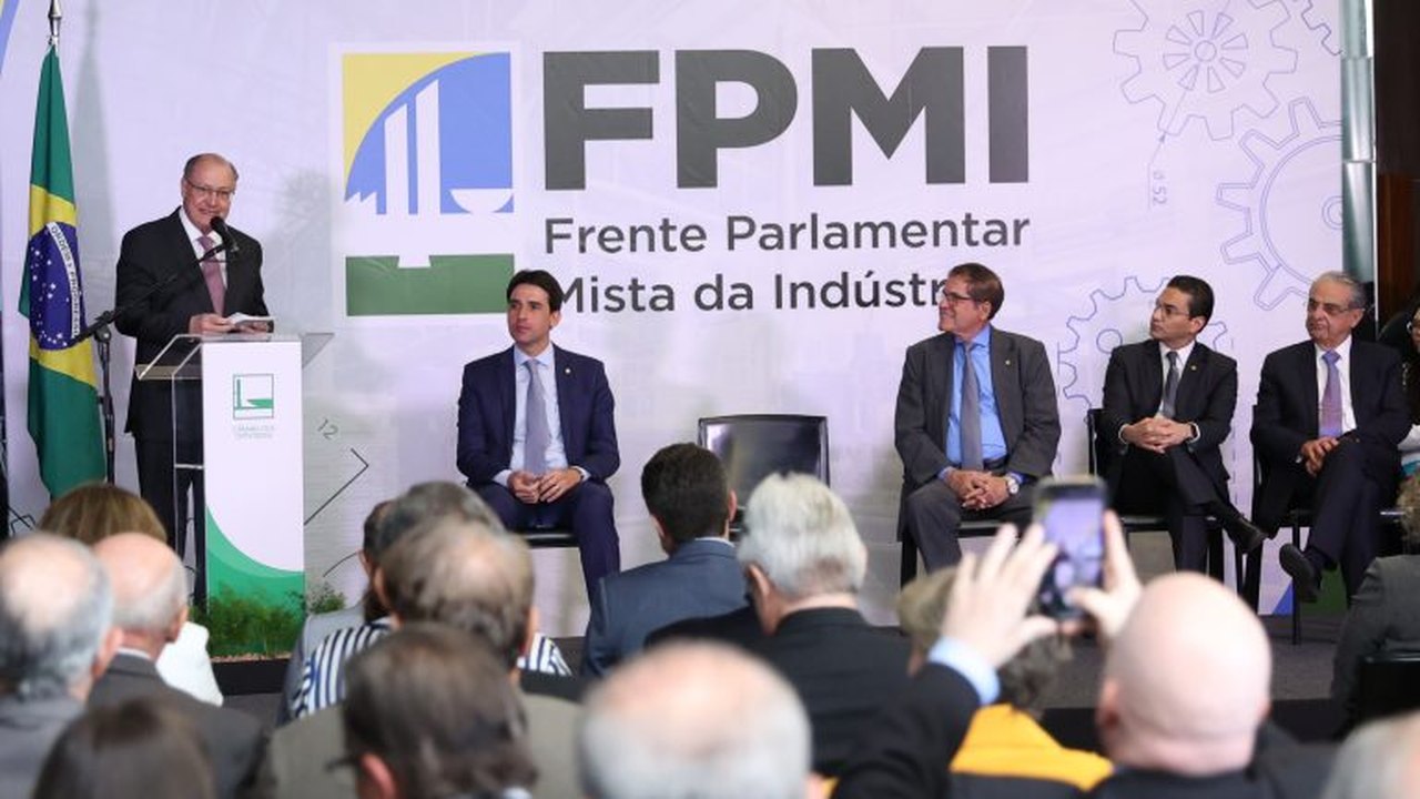 Frente Parlamentar Mista da Indústria defende marco fiscal e reforma tributária