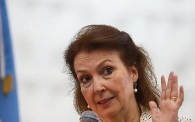 Chanceler do governo Milei se reúne com Mauro Vieira e entrega convite para Lula ir à posse