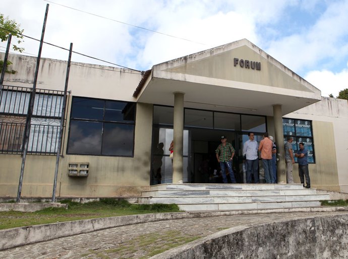 Audiência de instrução com ex-prefeito de Canapi é adiada pela Justiça