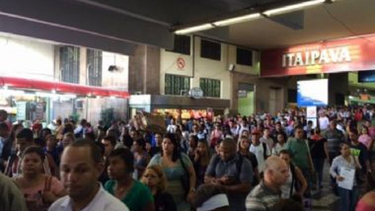 Rio amanhece sem ônibus devido à paralisação dos rodoviários