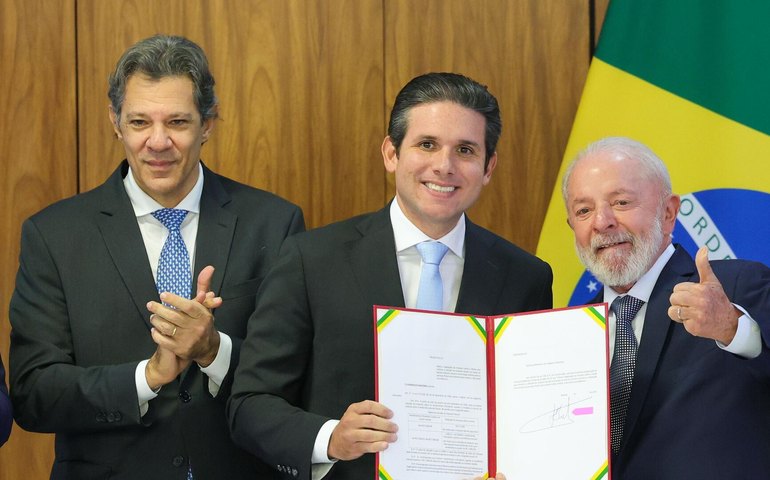 Após derrota no Congresso sobre aumento do IOF, governo estuda recorrer ao STF e gera reações