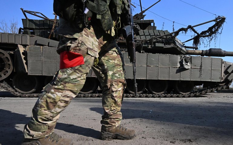 Combates na Ucrânia expõem limitações dos tanques Abrams, avalia revista