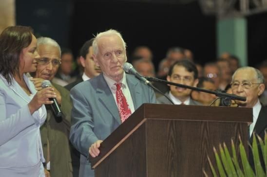 Bertil Vingren, filho mais novo de Gunnar Vingren comparece ao culto no Castelo do Desfiladeiro