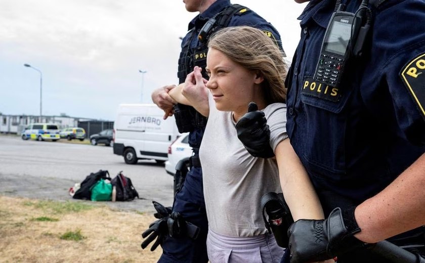 Greta Thunberg é acusada de desobediência à lei durante manifestação pró-clima na Suécia