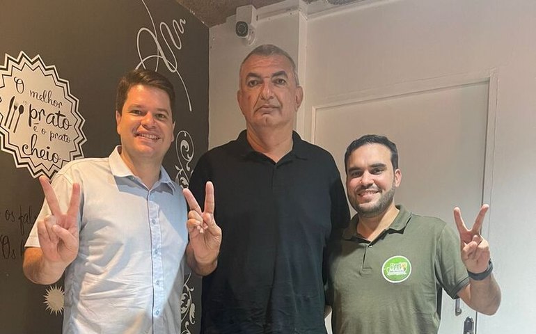 Prefeito Chicão e vereadores de Paulo Jacinto vão de Davi para senador