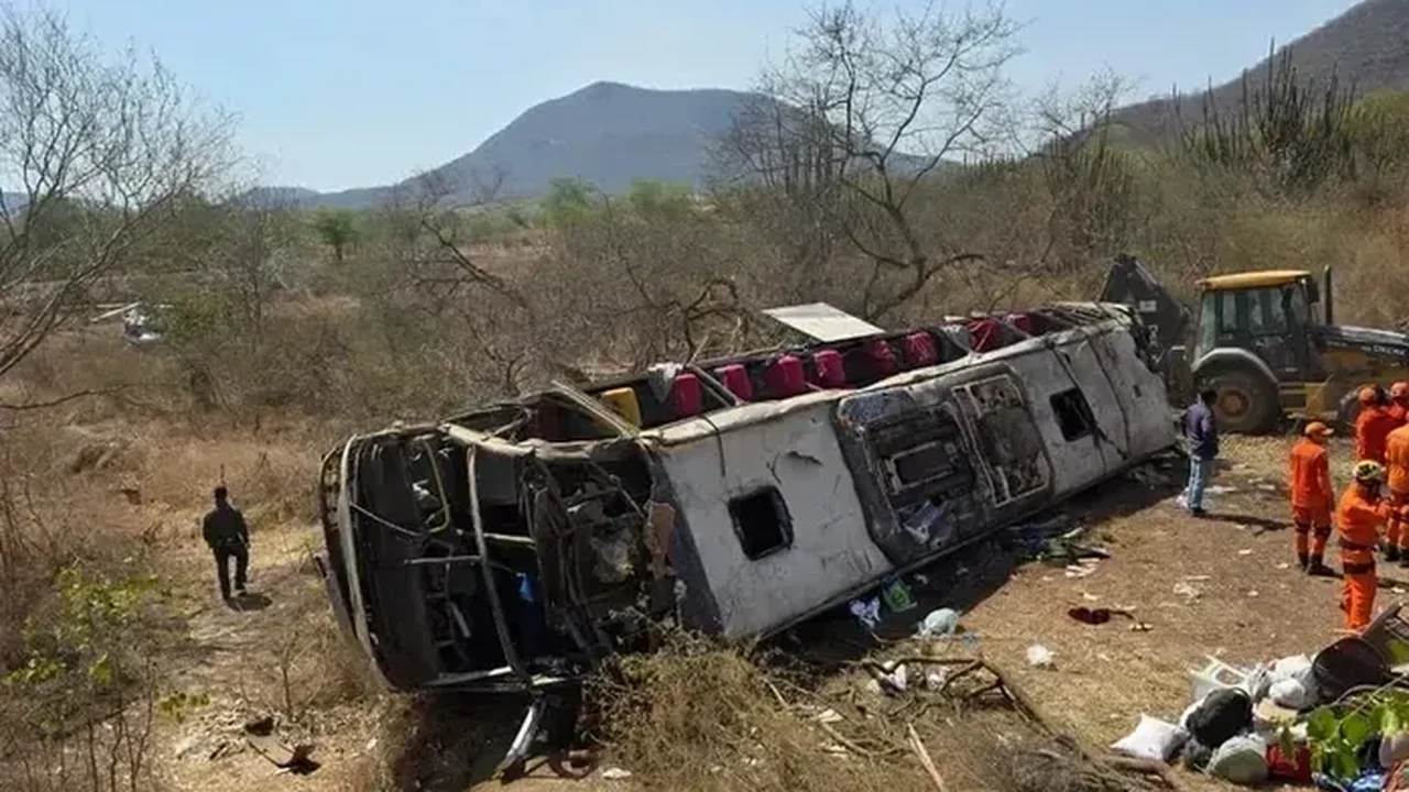 Polícia Civil aponta possível falha humana em acidente com ônibus de romeiros